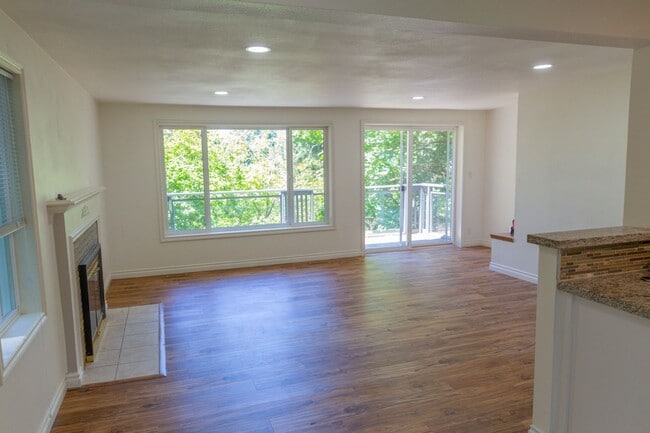 Building Photo - 17305 Dayton Ave