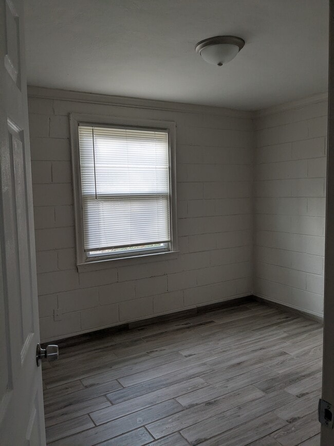 Photo - 2945 Schofield Ave Unit 2945