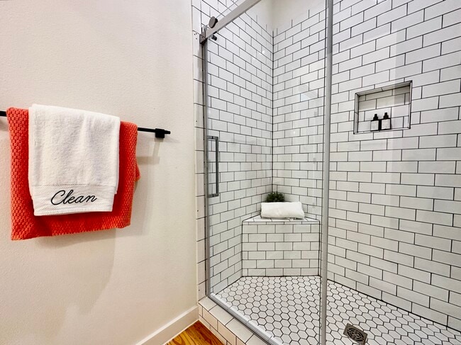 Photo - 407 N Holland St