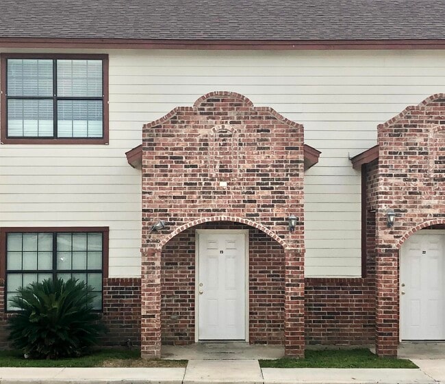 Building Photo - 4246 Dorel Dr Unit 23