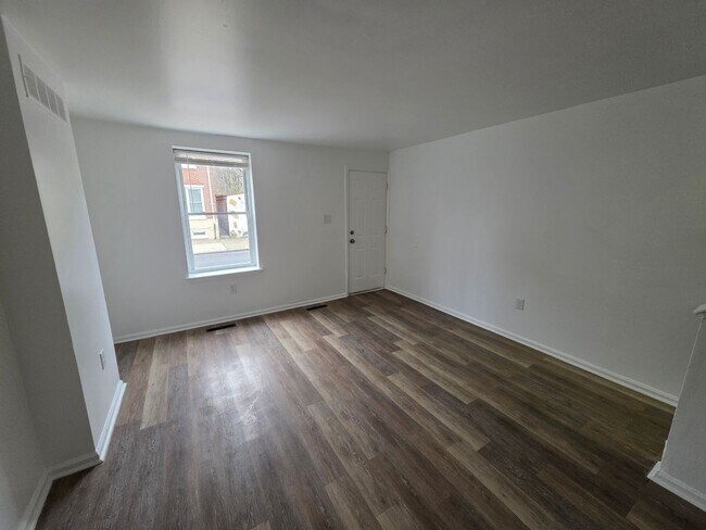 Photo - 2208 Lamotte St