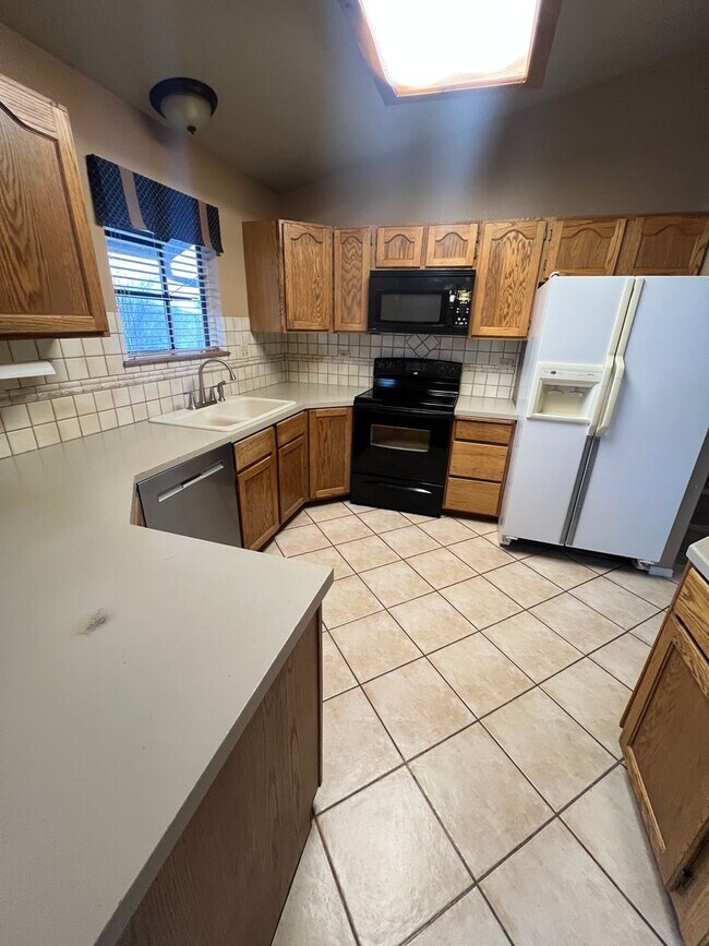 Photo - 3 Bedroom 3 Bathroom Highland area home.