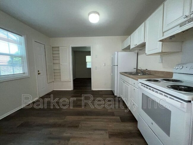 Photo - 7520 Stuart Dr