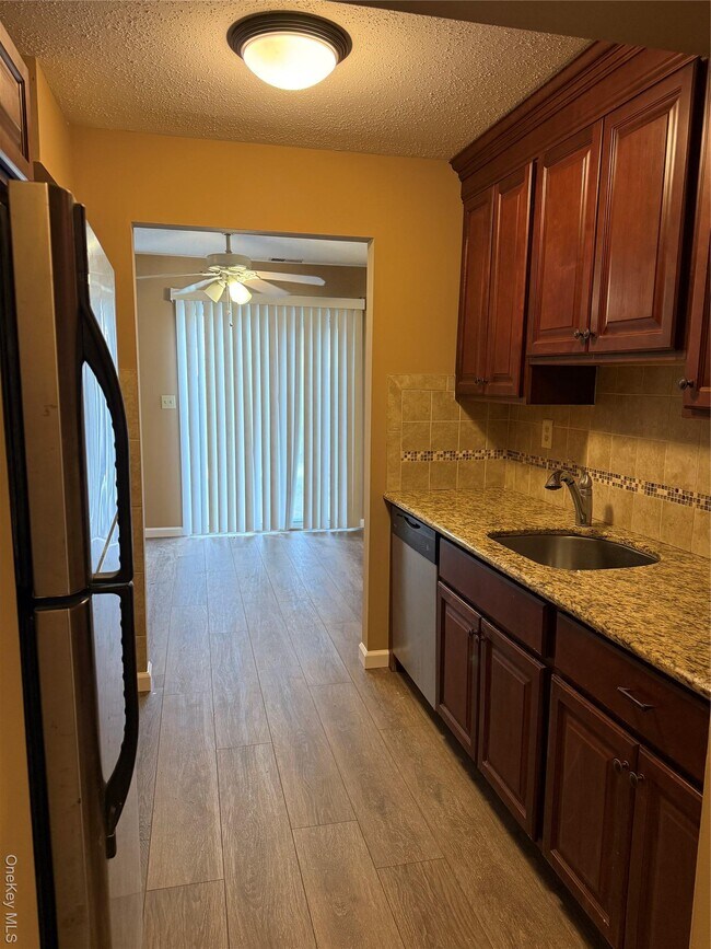 Photo - 2805 Whispering Hills Dr