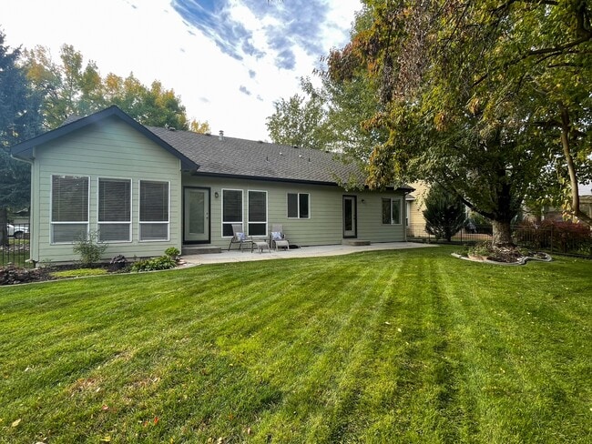 Photo - 314 E Trailside Dr