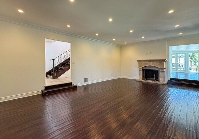 455 S Rodeo Dr
