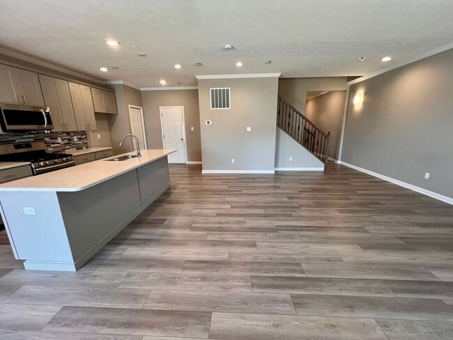 Photo - 2105 Canterbury Dr