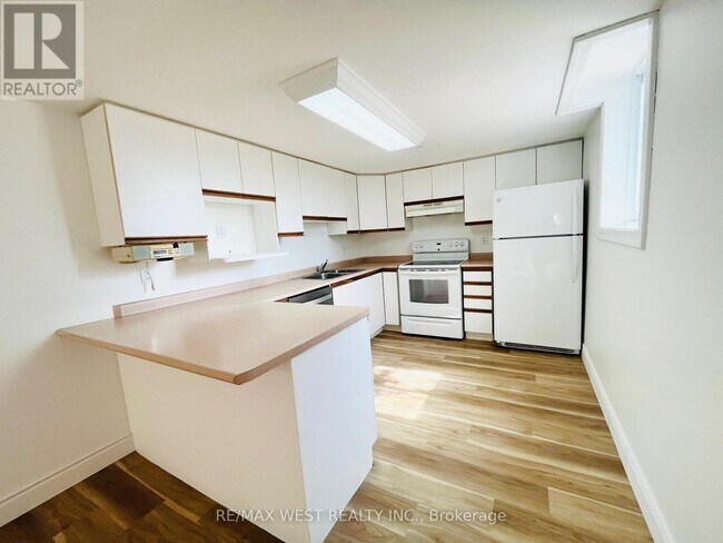 Photo - 63 Taylorwood Rd