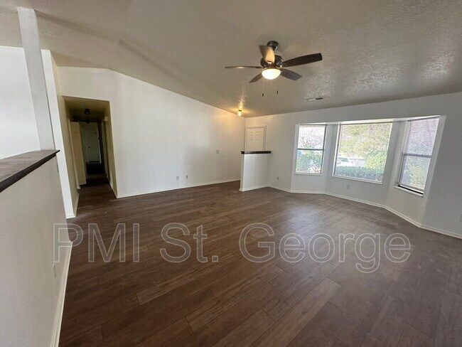 Photo - 3059 Bayberry Cir