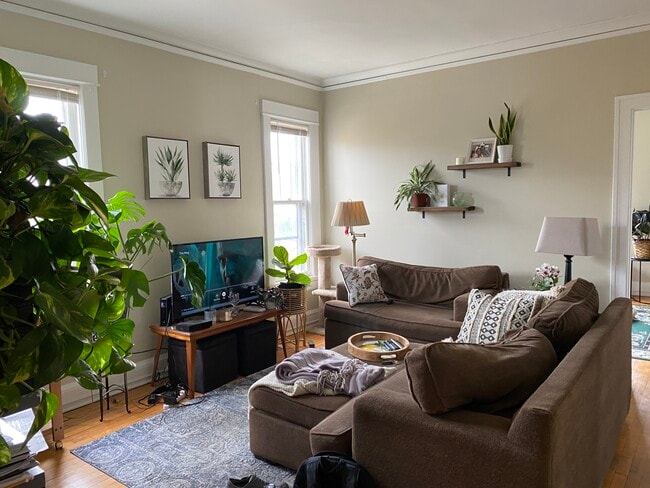 Photo - 3281 N Oakland Ave Unit 2