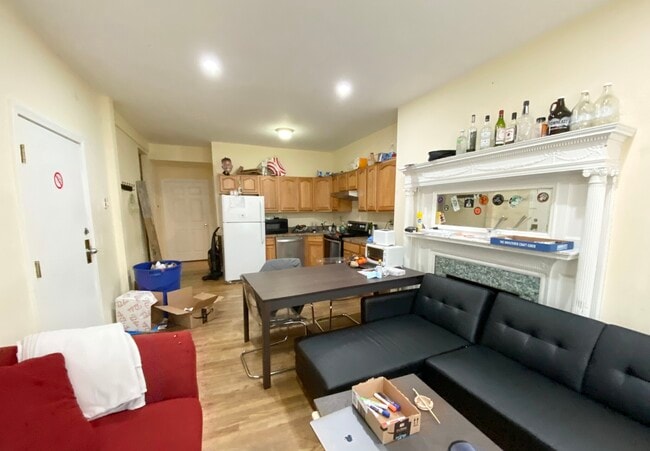 Photo - 407 Newbury St Unidad 1B