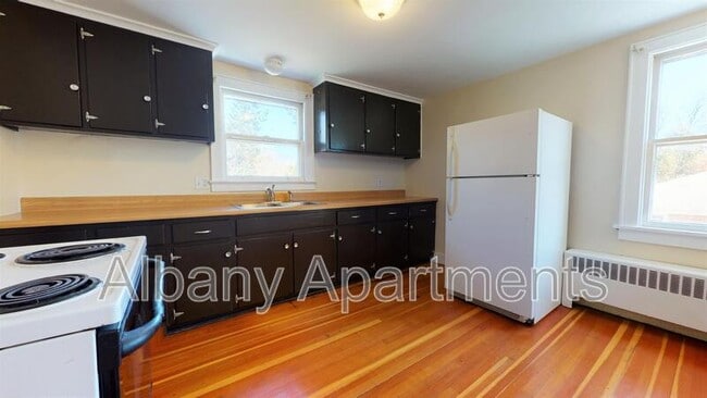 Photo - 63 Wellington Ave