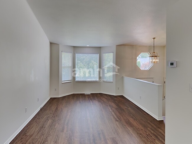 Photo - 923 Canfield Dr