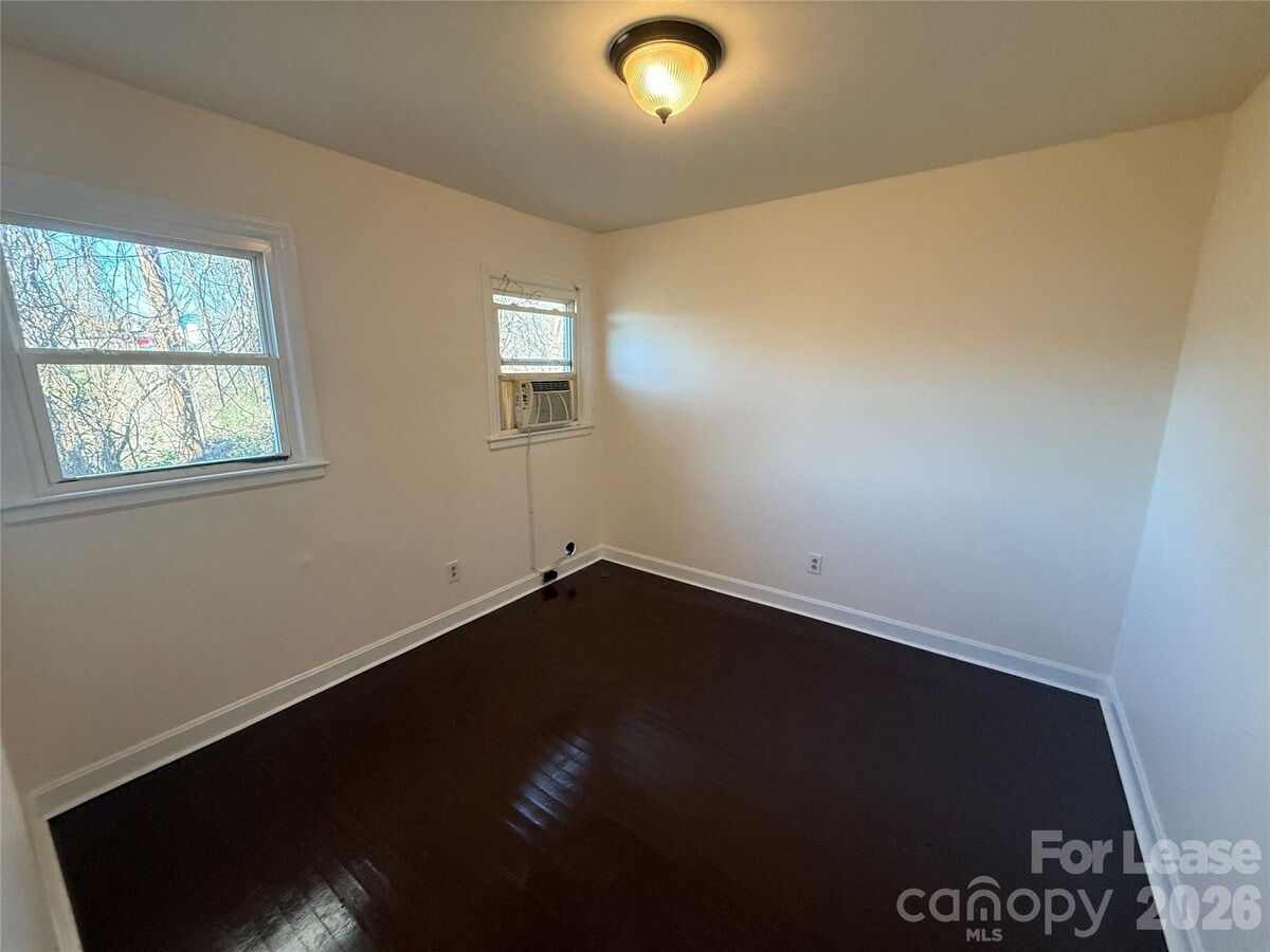 Photo - 1520 Effingham Rd