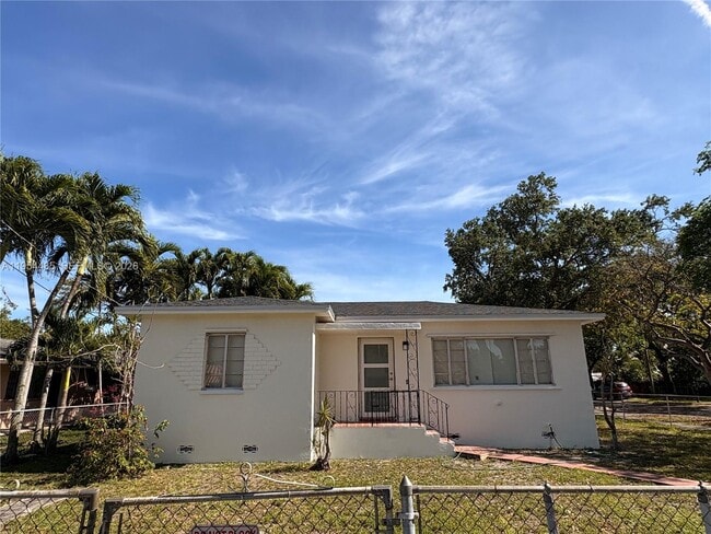 Building Photo - 2390 NW 30th St Unit --
