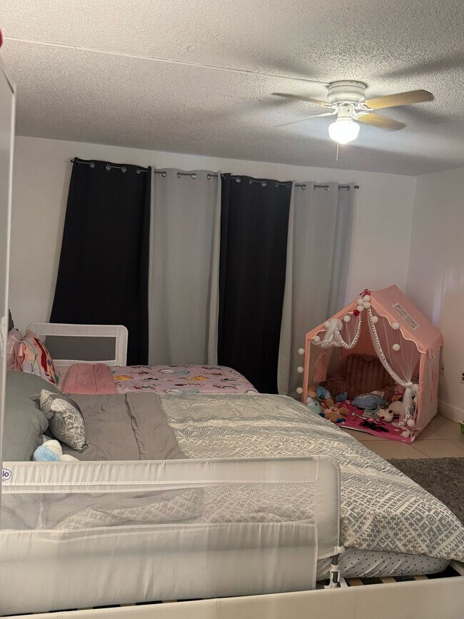 Photo - 6950 NW 186th St Unit 2-415 / Coral Gate