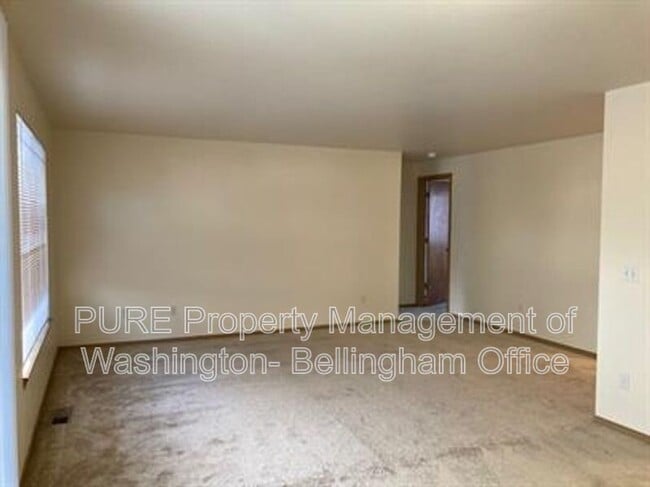 Photo - 413 Rowland Rd