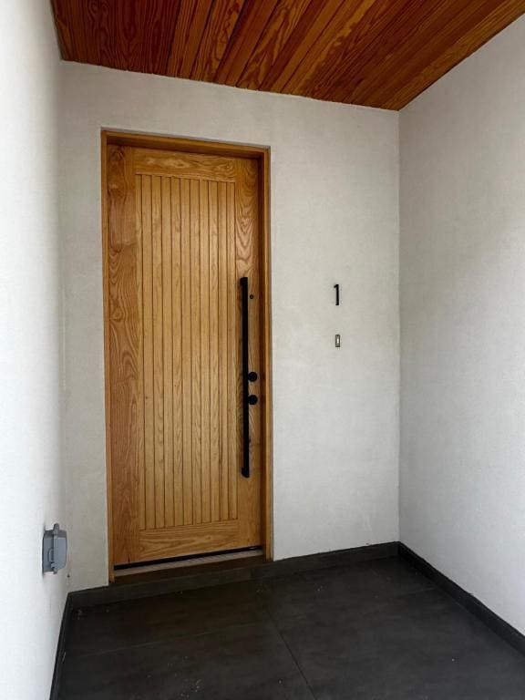 Photo - 310 E Rogers Rd