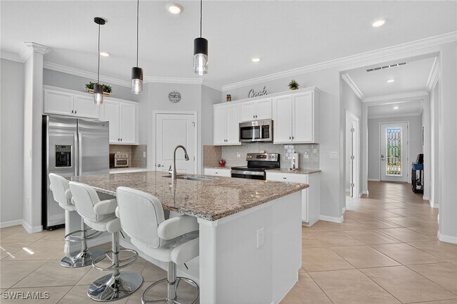 Photo - 2130 Hamlin St