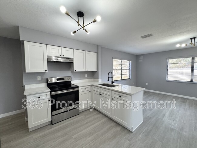 Photo - 3028 Clewiston St