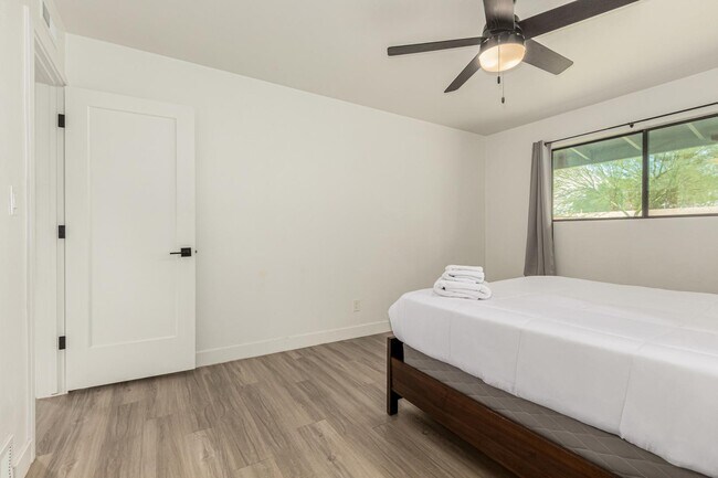 Photo - 6622 E Avalon Dr