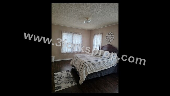 Photo - 124 N P St
