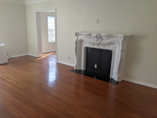 Photo - 451 N Oakhurst Dr