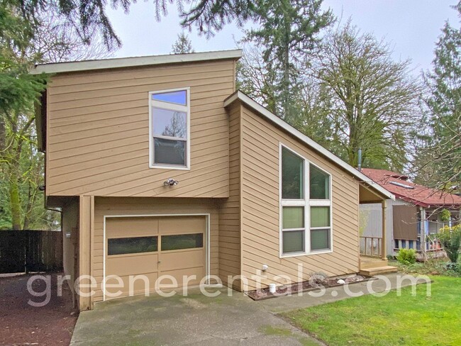 Adorable 2BD/1.75BA Home on Tumwater Hill - Adorable 2BD/1.75BA Home on Tumwater Hill