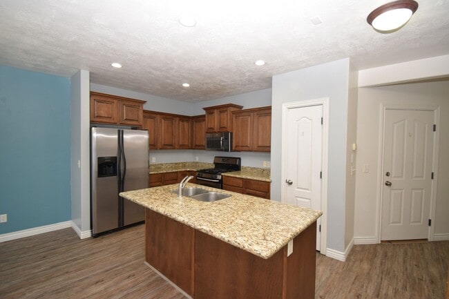 Photo - 3 Bedroom 3 Bath Townhome in Sun Crest!!!