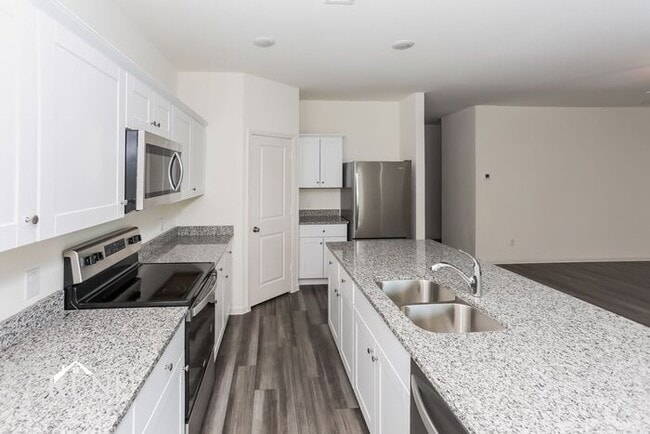 1740 Escondido Dr