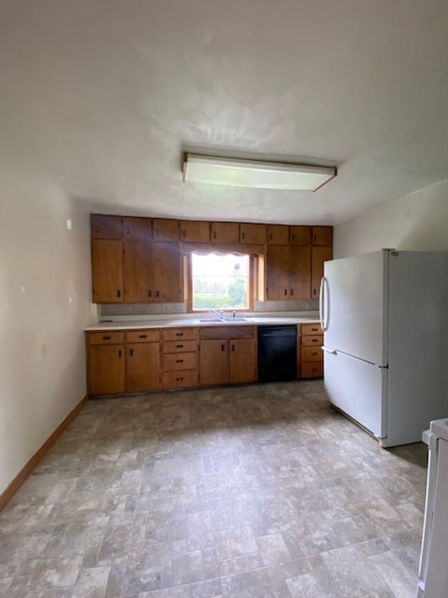 Photo - Charming 2 Bedroom on The Edge of Town!!