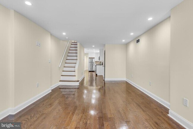 Photo - 1906 E Albert St