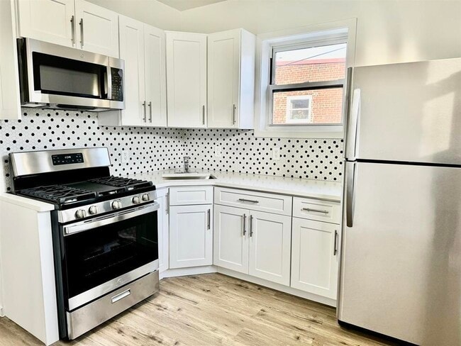 Building Photo - 1601 Union Turnpike Unit 2 Rental