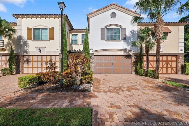 Photo - 131 Sword Fern Pl