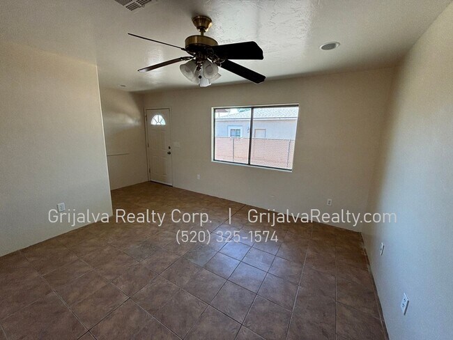 Photo - 5015 S Park Ave Unidad A