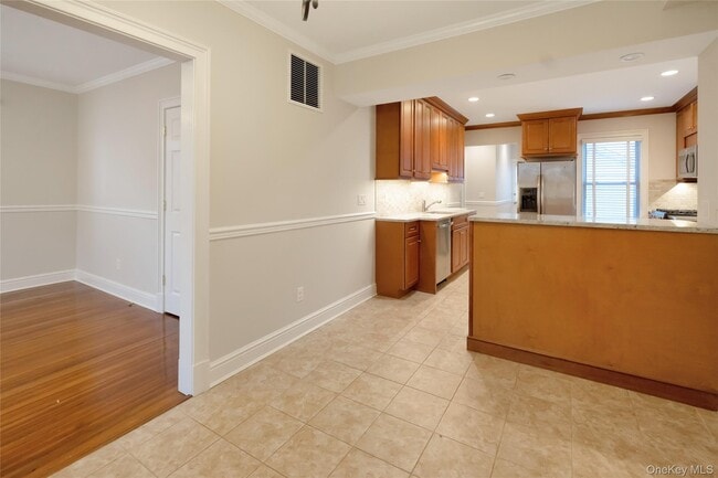 Photo - 147 Beekman Ave Unit 1st Floor