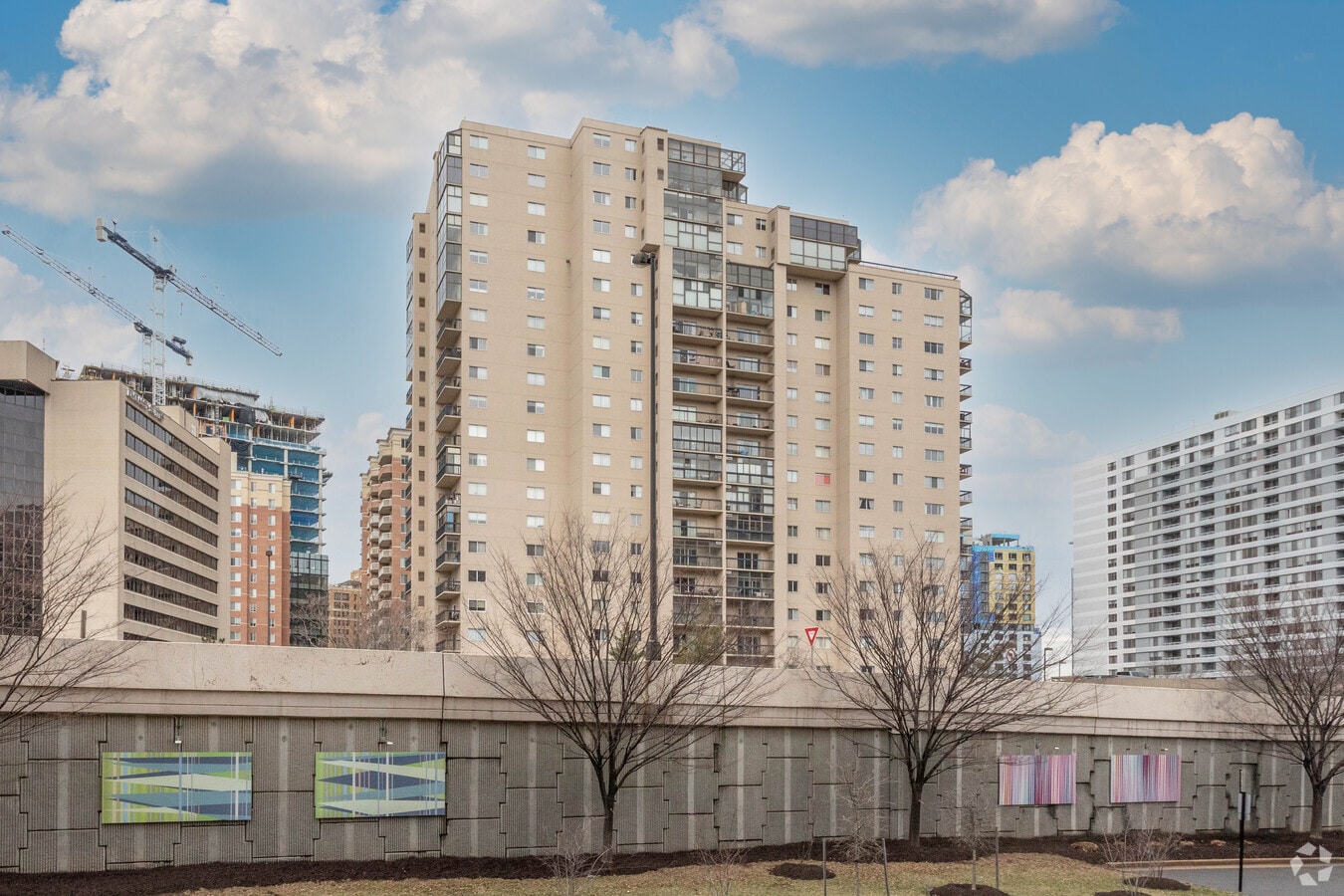 Bella Vista - Bella Vista Apartments