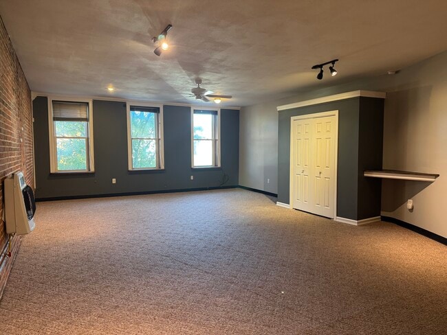 Photo - 171 W 1st St