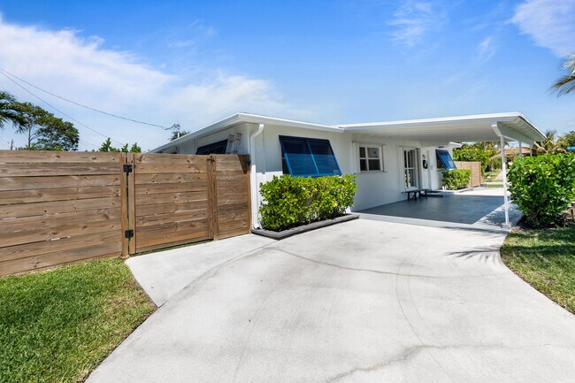 Building Photo - 549 Fairwind Dr