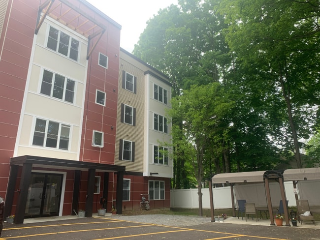 Building Photo - 15 Park St Rental