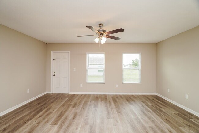 Photo - 333 Elderberry Ct