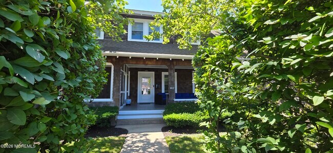 442 Main St