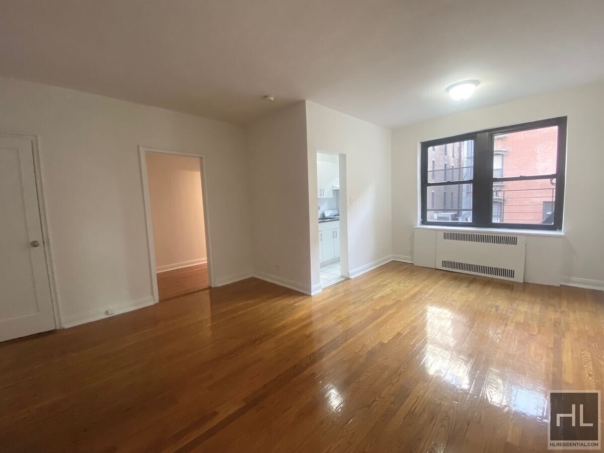 EAST 55 STREET - EAST 55 STREET Apartment Unit 2D