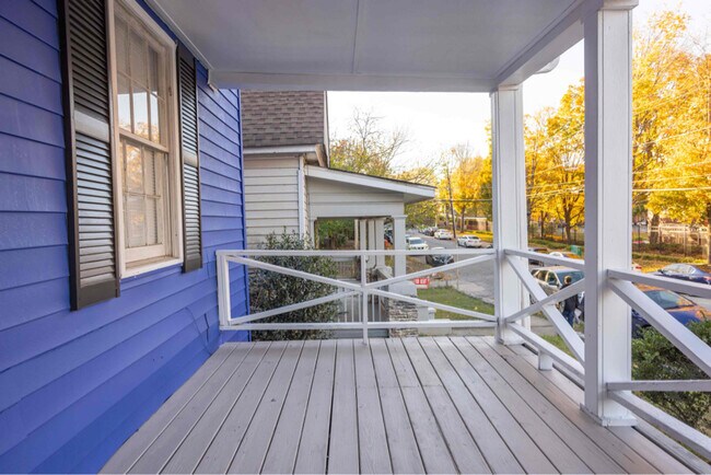 Photo - 788 Parsons St SW