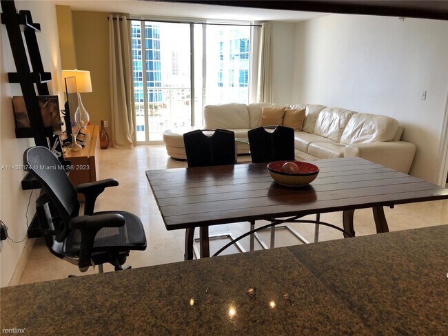 Photo - 1 br, 1 bath Condo - 1200 Brickell Bay Dr ... Unidad Apt 2622