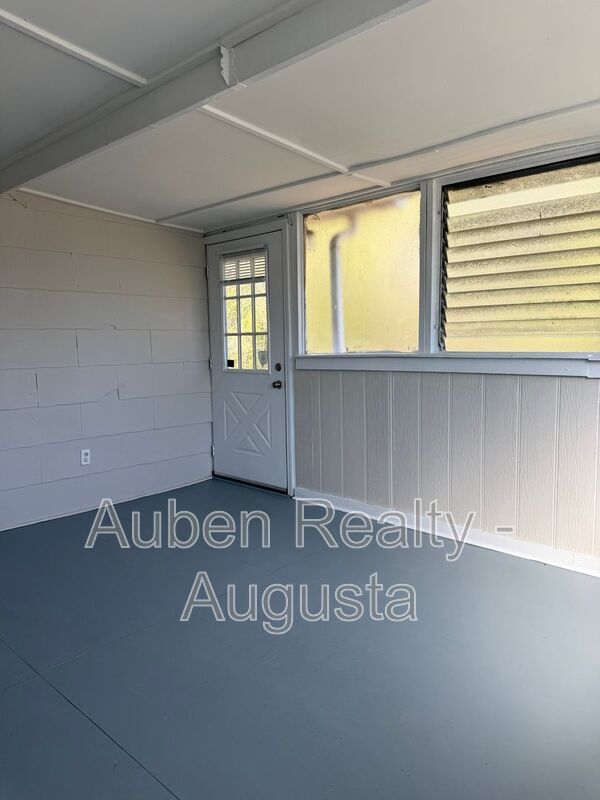 Photo - 1547 Heath St