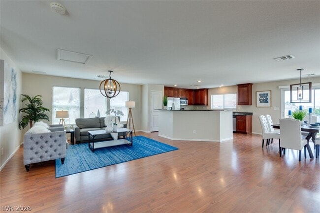 Photo - 304 Windsor Ridge Ave