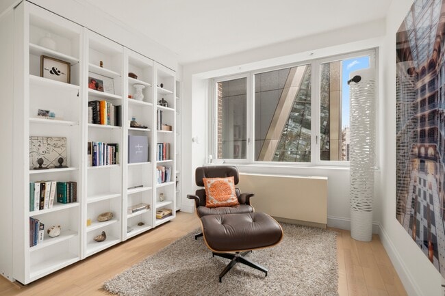 Photo - 322 W 57th St