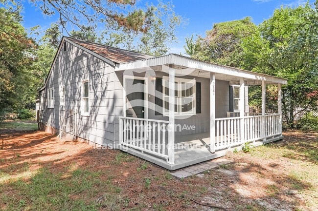 Photo - 207 Branham St