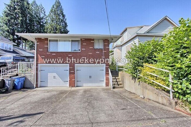 1 Bed, 1 Bath Apartment with Yard and 1 Ca... - 1 Bed, 1 Bath Apartment with Yard and 1 Ca...